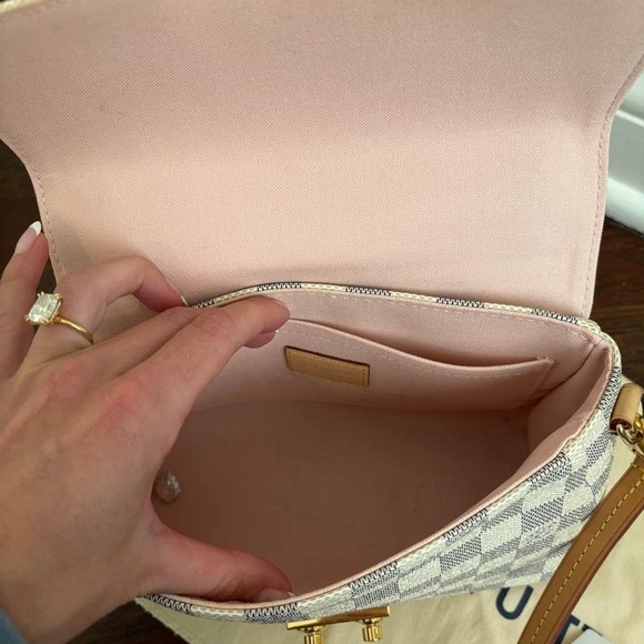 Louis Vuitton Damier Azur Croisette - Picture 7 of 9